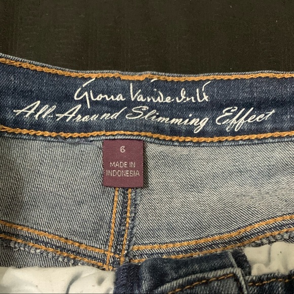 Women's Gloria Vanderbilt Amanda Capris - Picture 5 of 7